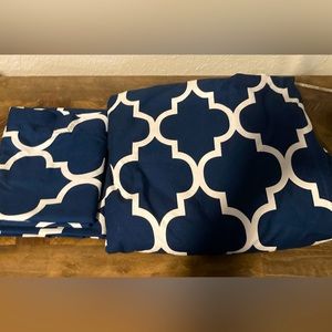 King duvet cover and 2 matching pillow shams